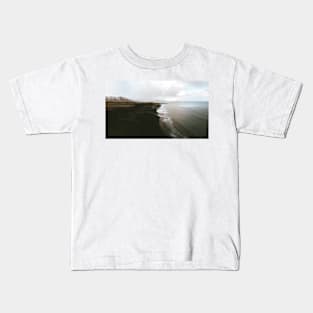 Moody black sand beach in Iceland - Landscape Photography Kids T-Shirt